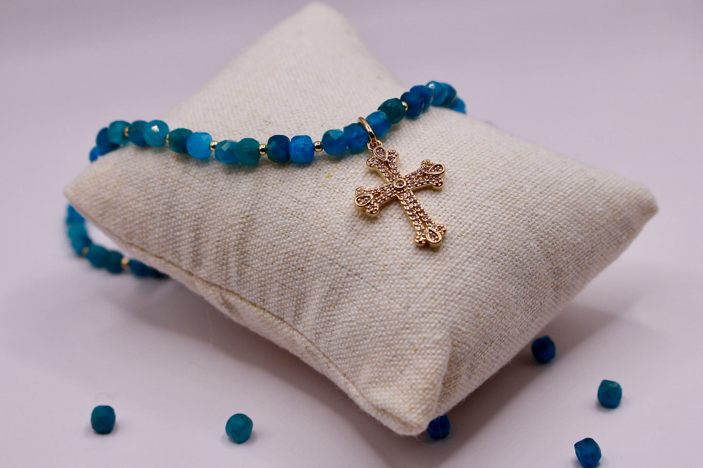 Collier Bleu Sacré en Apatite et Or laminé/plaqué