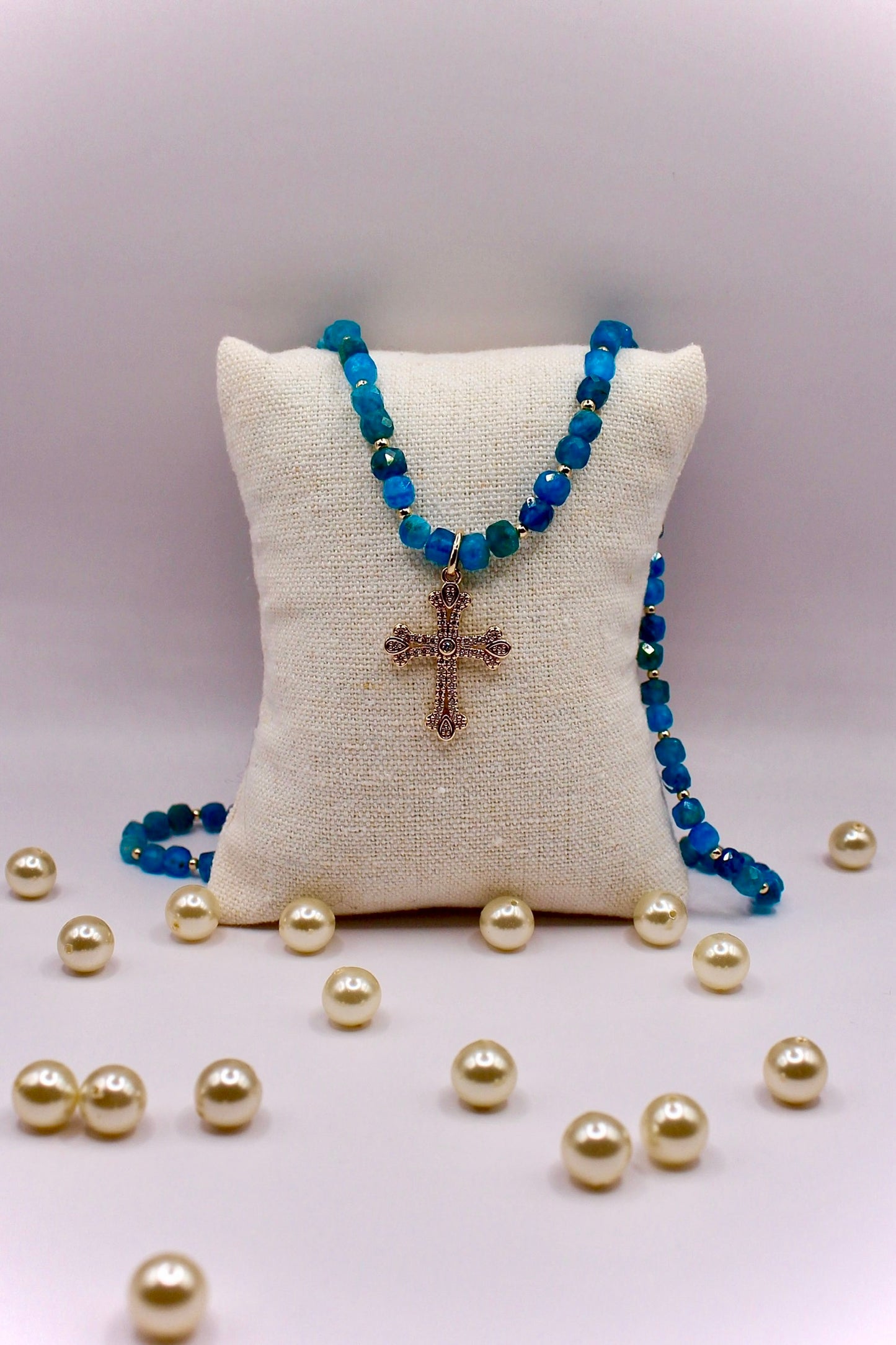 Collier Bleu Sacré en Apatite et Or laminé/plaqué