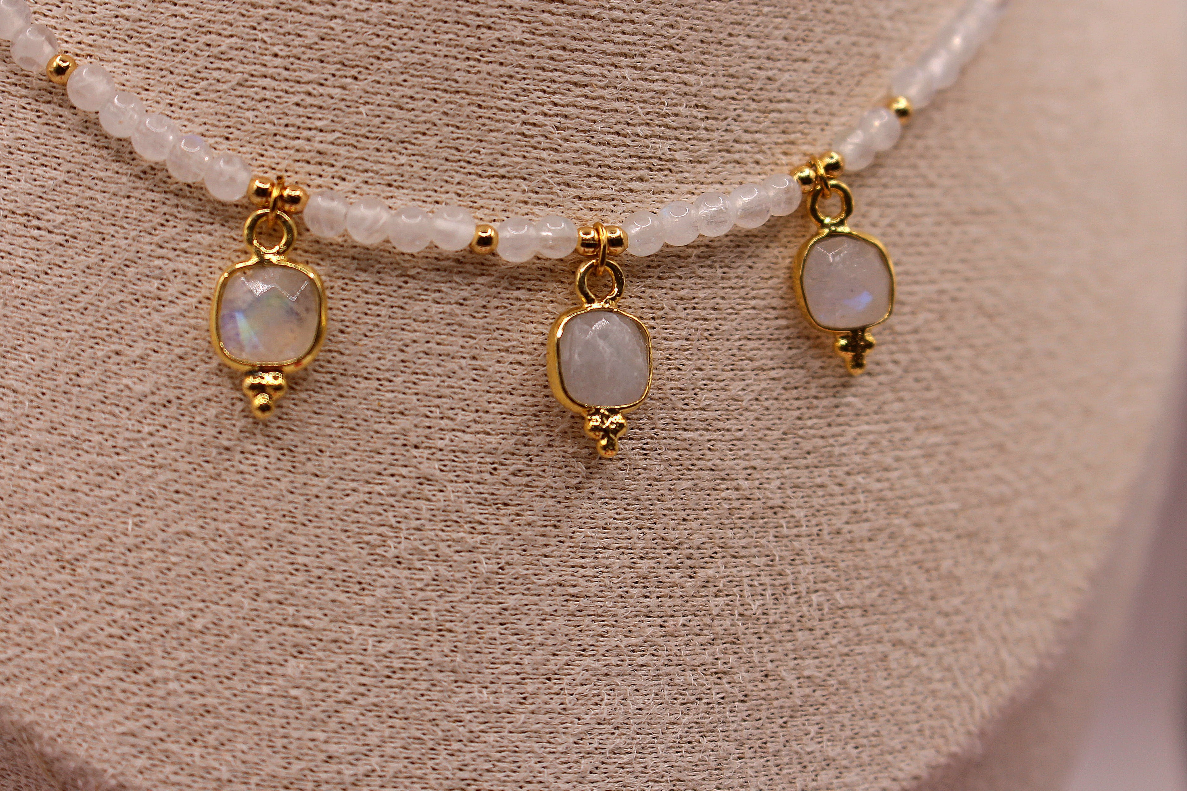 Collier Lune en pierre de Lune