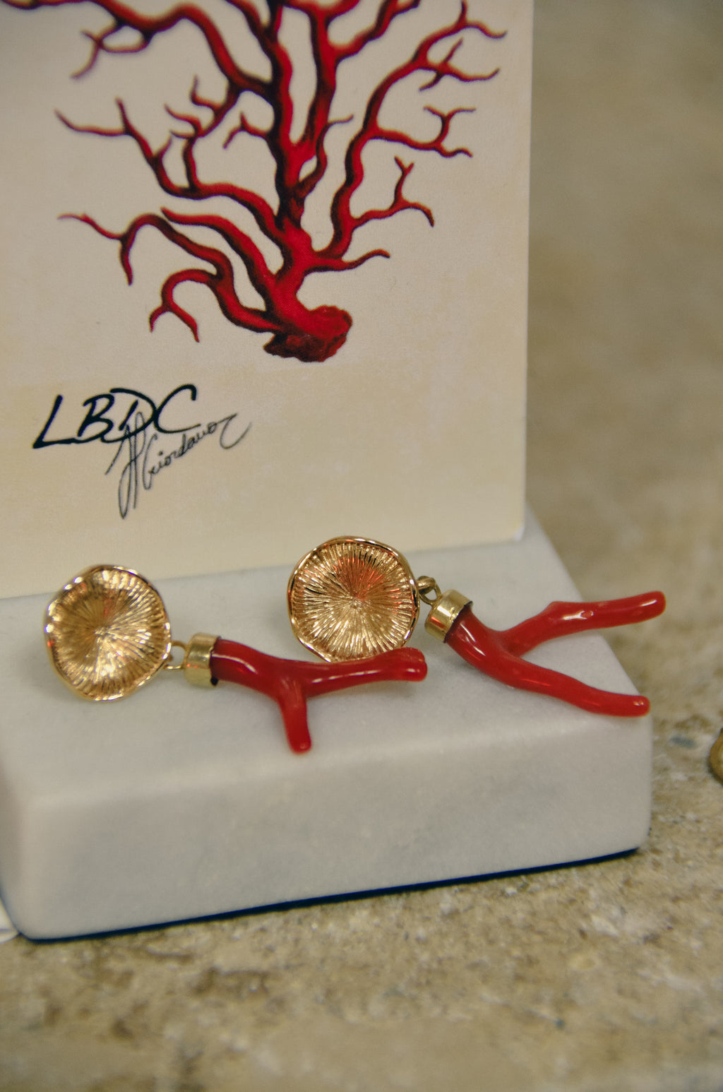 Boucles d’oreilles « Nénuphar » en Corail Corse