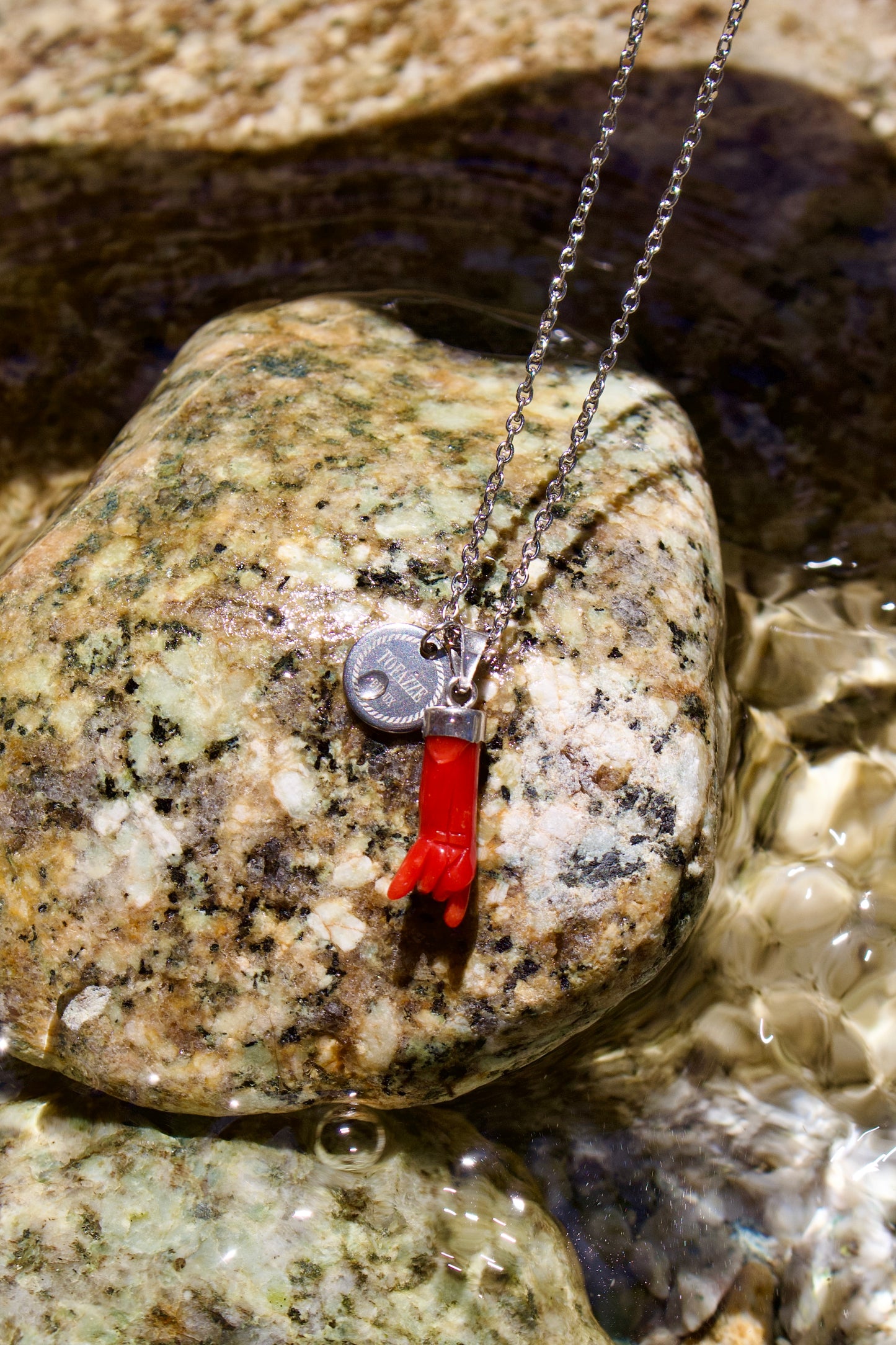 Collier « Scudu » en Corail Corse