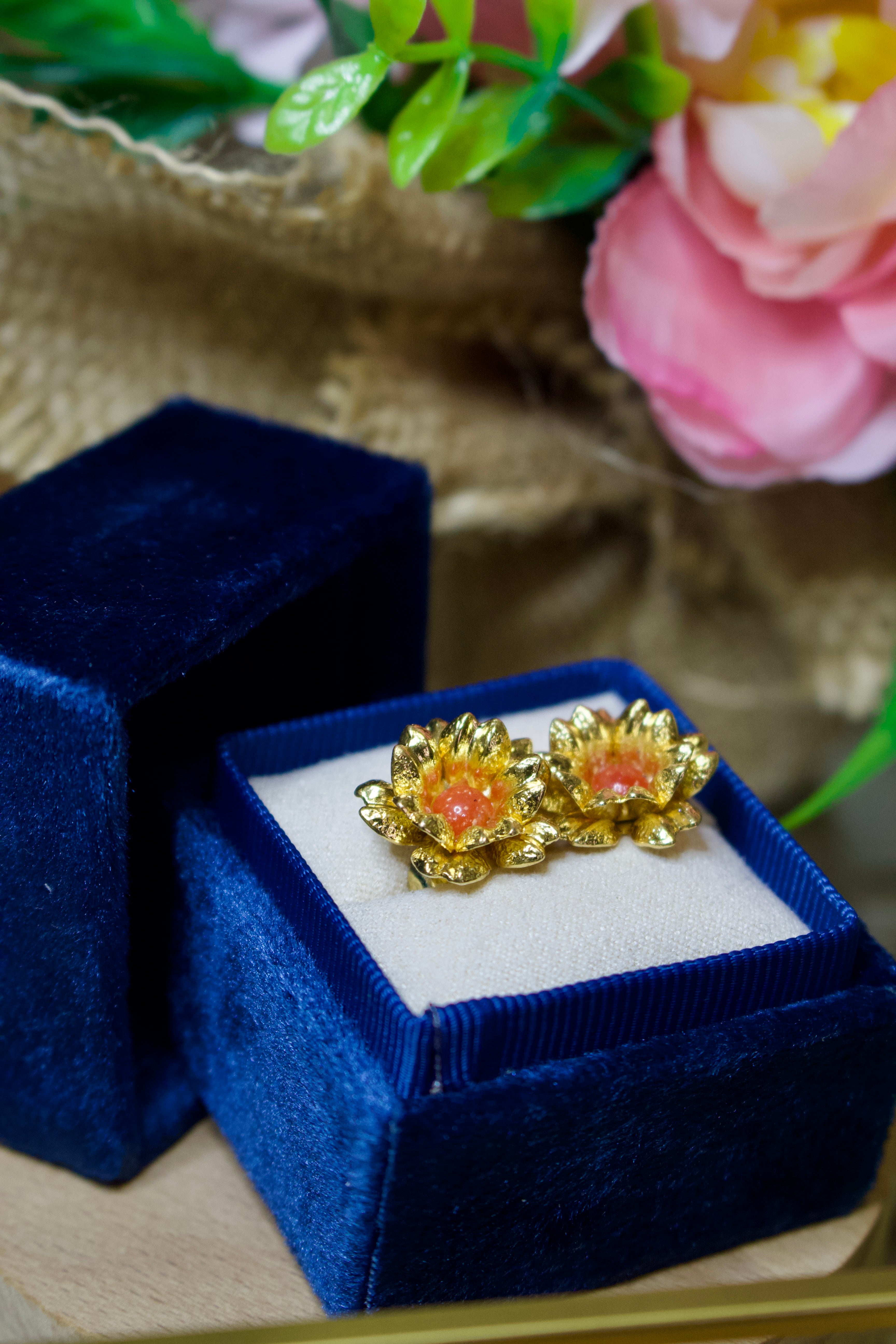 Boucles d’oreilles « Éclosion » Corail de Bonifacio
