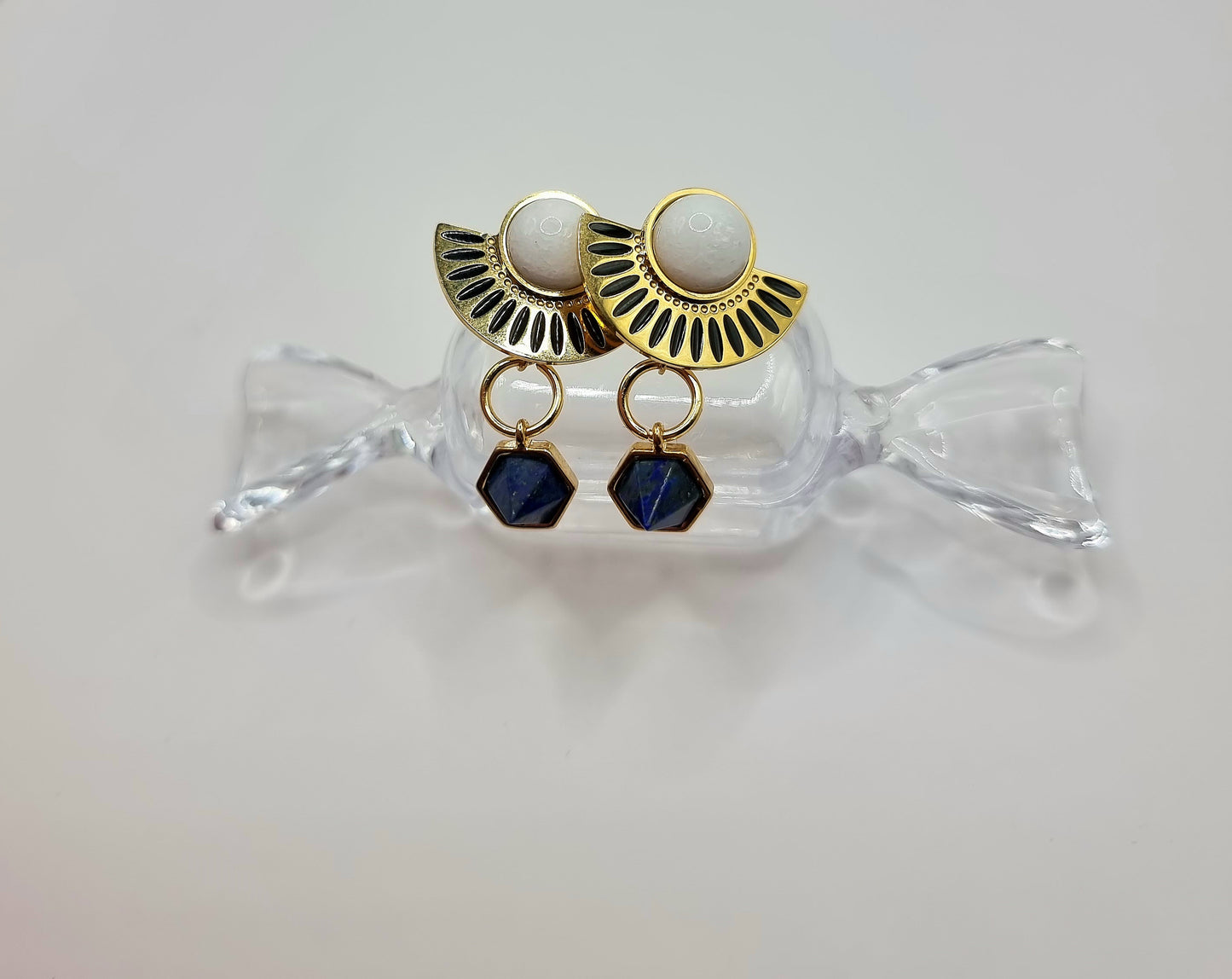 Boucles demi-lune agate blanche et lapis-lazuli