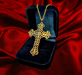 Collier croix stylisée