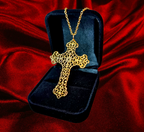 Collier croix stylisée