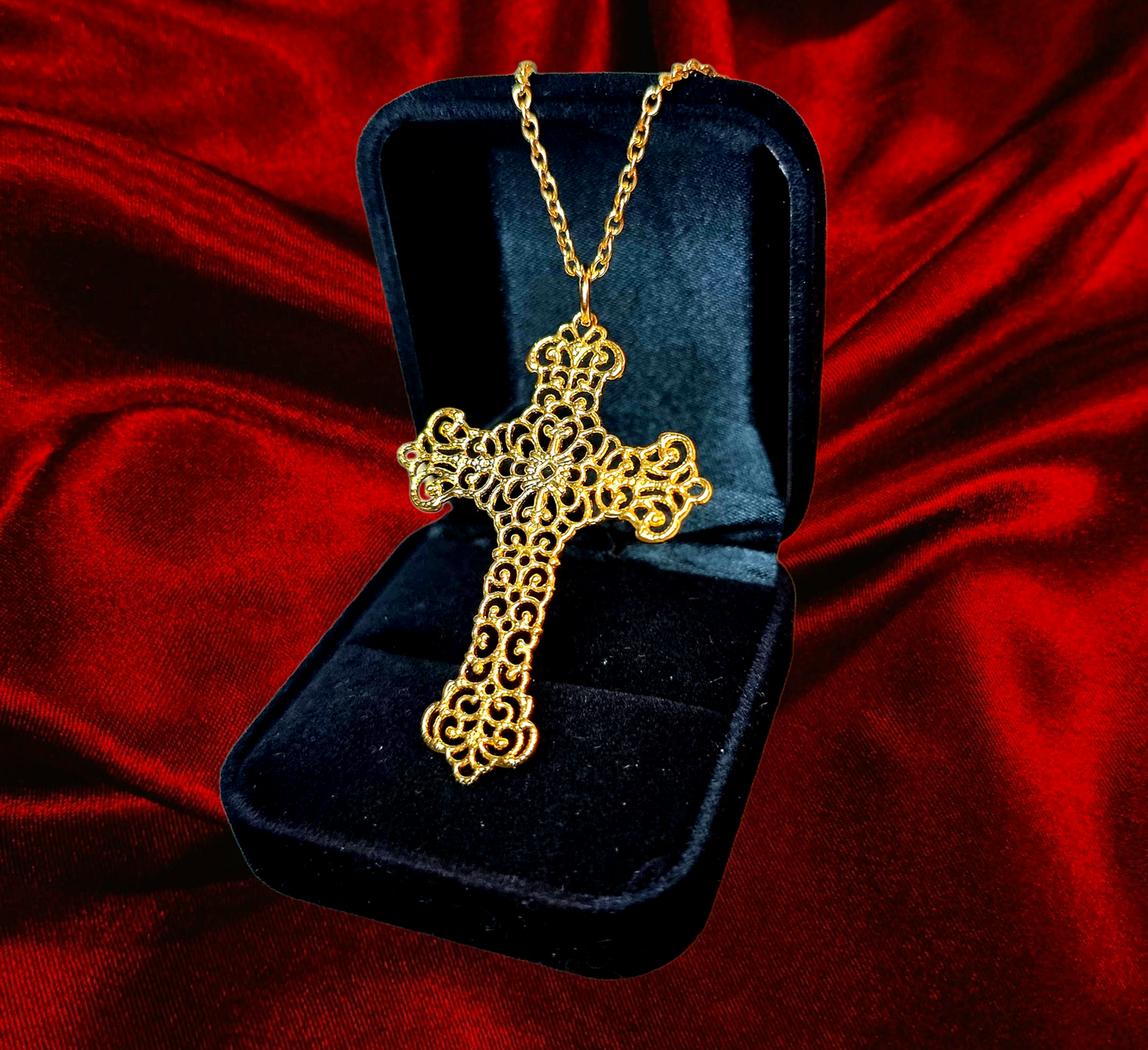 Collier croix stylisée