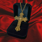 Collier croix stylisée